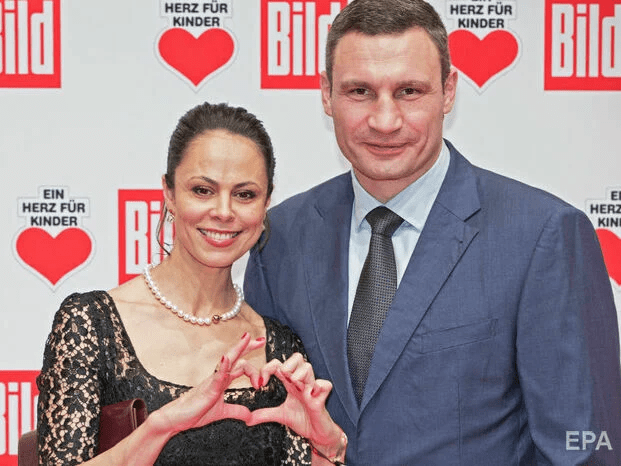 Колишня дружина Кличка показала фото дорослого сина-випускника ➤ Prozoro.net.ua