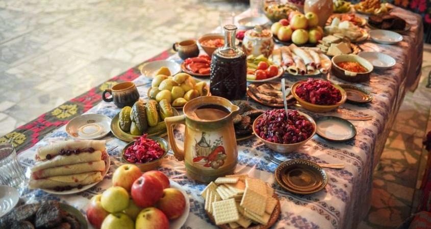 Праздничный стол: что нужно приготовить на Сочельник