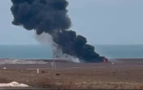 Пассажирский самолет разбился в Казахстане: есть погибшие (фото, видео) 5 Пассажирский самолет разбился в Казахстане: есть погибшие (фото, видео)
