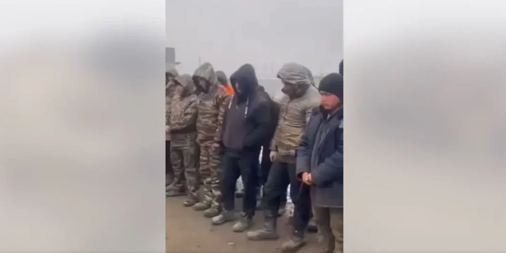 В РФ вербуют мигрантов на войну, угрожая депортацией: видео 6 В РФ вербуют мигрантов на войну, угрожая депортацией: видео