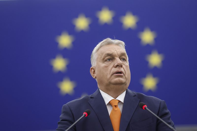 Орбану відмовили у розмові із Зеленським після контакту з Путіним — Сіярто