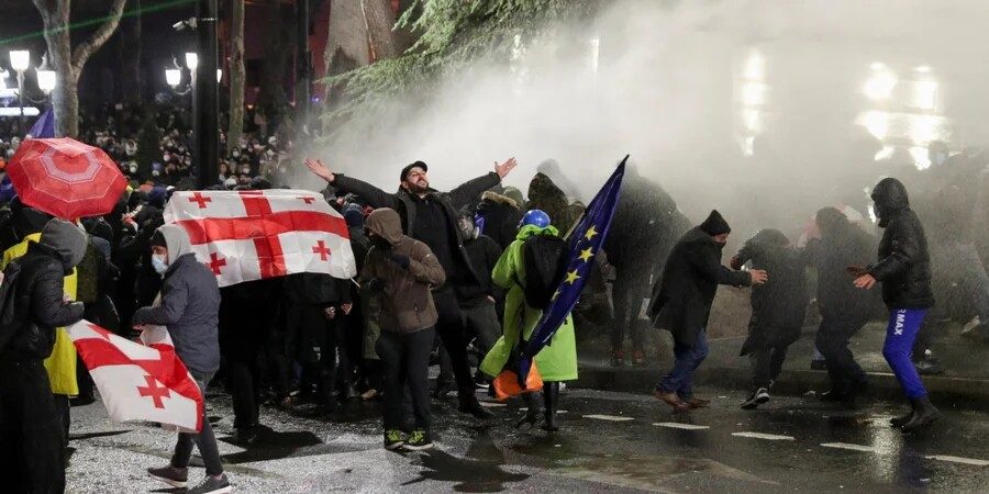 Протести у Грузії: журналіст назвав два можливі сценарії розвитку подій