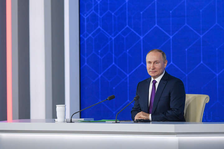 На окупованих територіях школярів примусили слухати виступ Путіна