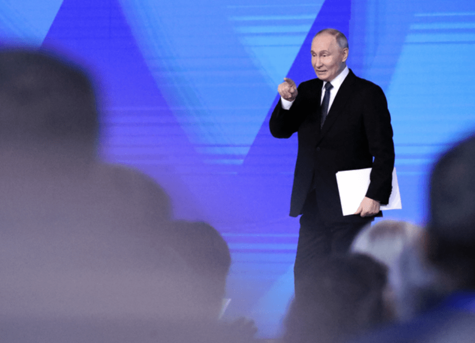 Путін дивно поводився на пресконференції: названо причину