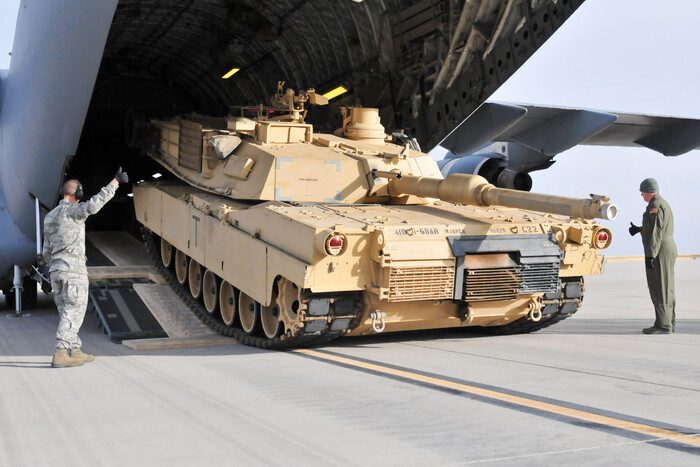 Танки Abrams для Украины оказались недоукомплектованными: заявление Салливана