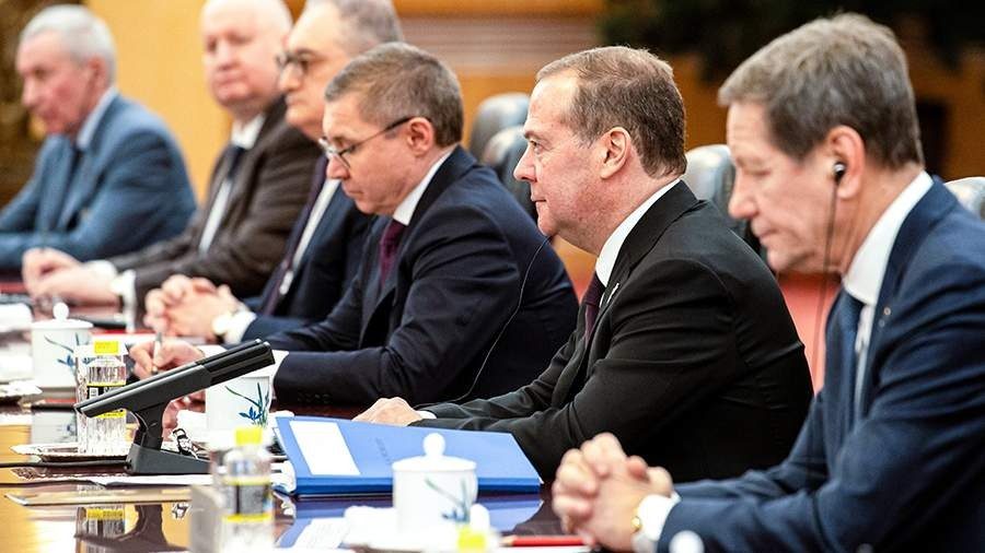 Сі Цзіньпін дав Медведєву вказівки щодо війни проти України