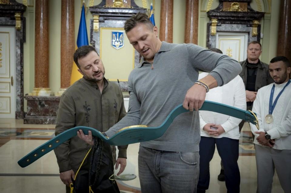 Зеленський привітав Усика з перемогою над Ф’юрі: “Свого не віддамо” ➤ Главное.net