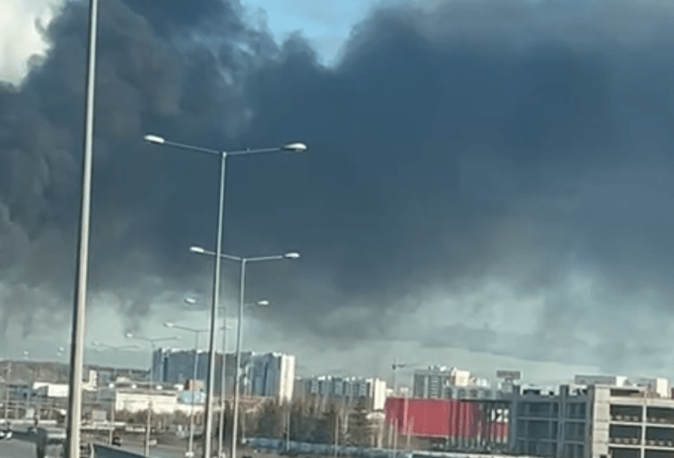 У Єкатеринбурзі спалахнув цех із виробництва полістиролу: відео