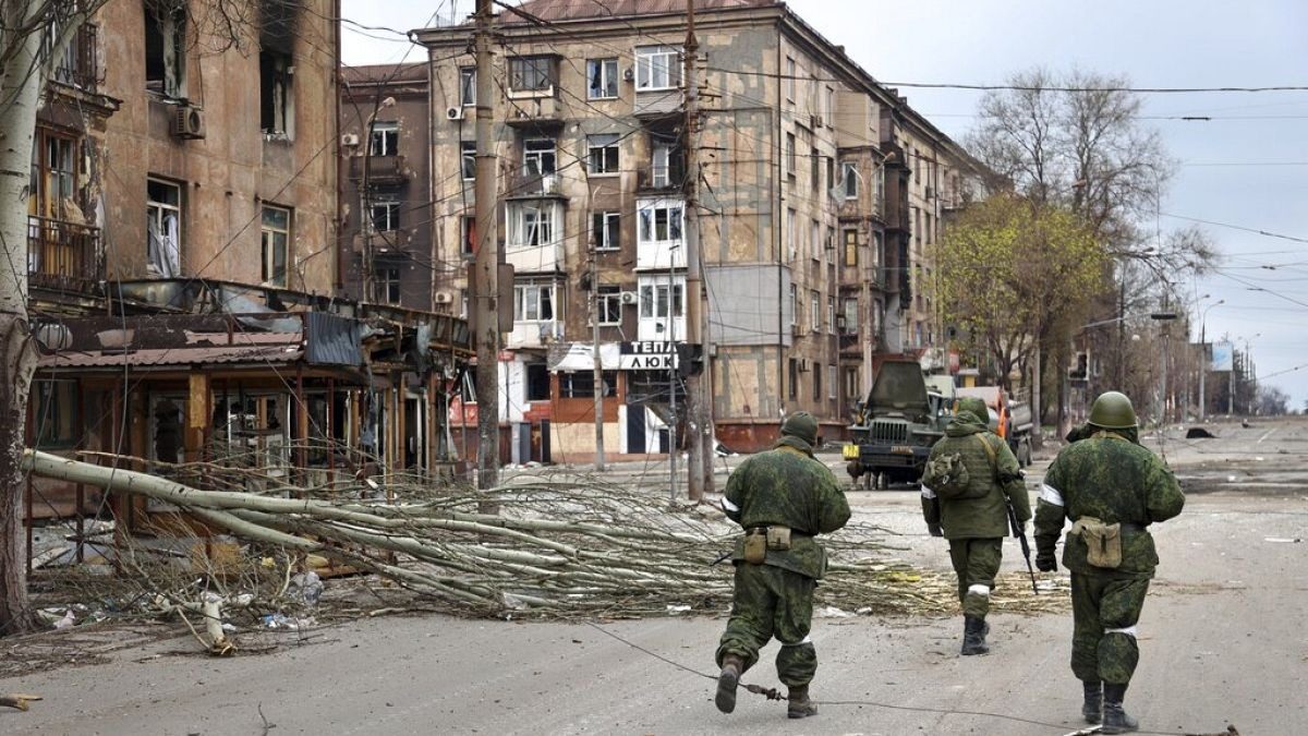 «Ждали РФ, а стали бомжами»: жители Мариуполя пожаловались Путину