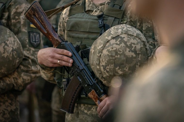 Украинка мобилизовалась в ВСУ вместе со своим котом