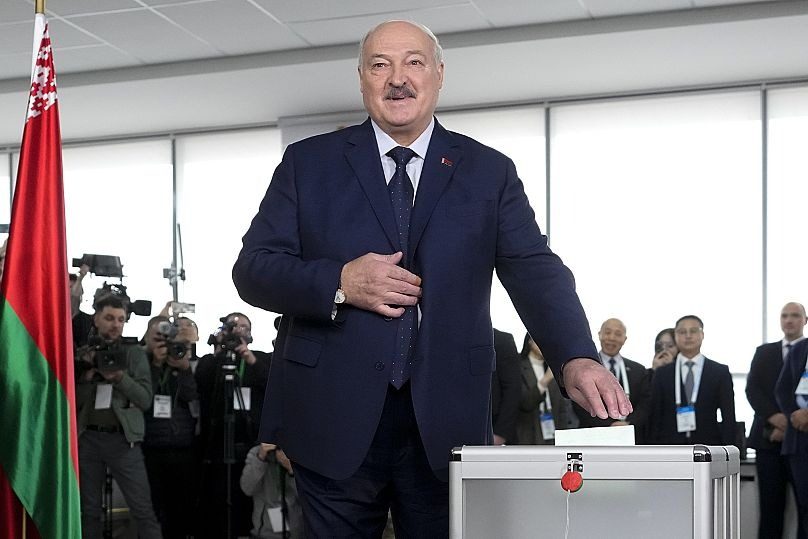 Вибори у Білорусі: Лукашенко проголосував «за всіх» ➤ Prozoro.net.ua