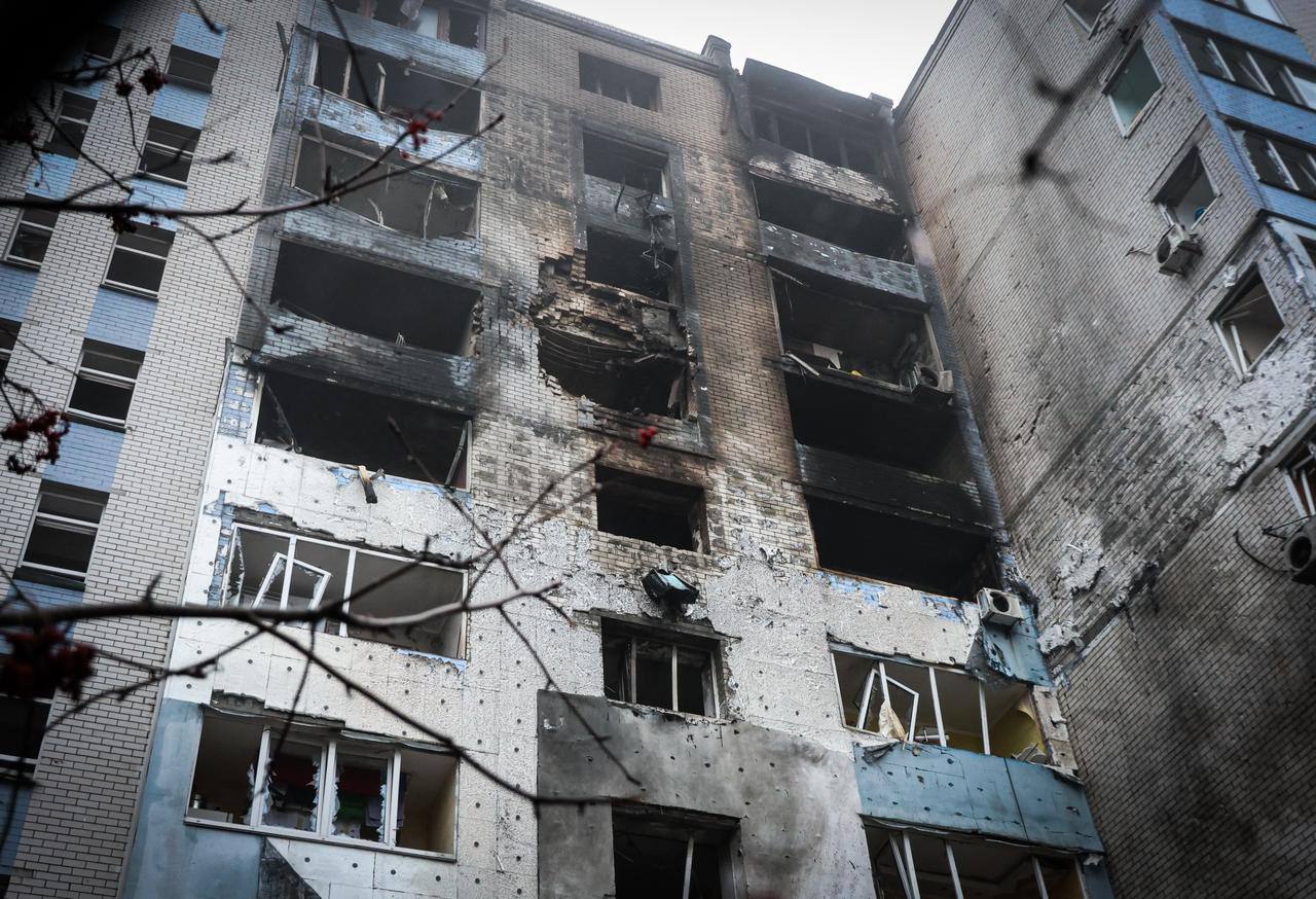 “Пожежа почалася миттєво”: мешканці будинку у Глевасі про падіння уламків дрона