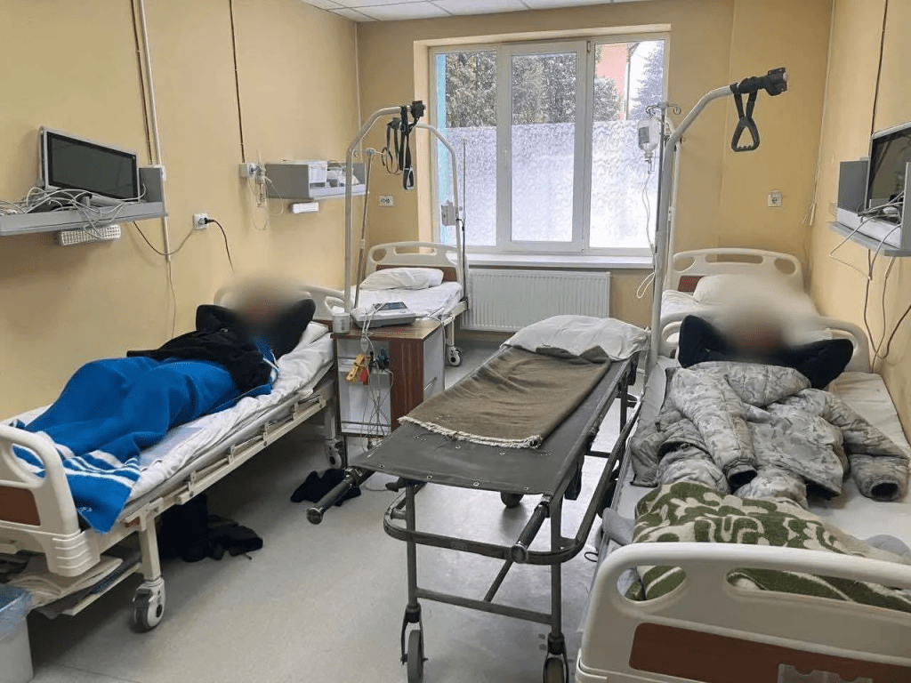В Карпатах знайшли "туристів", які загубилися в горах, намагаючись перетнути кордон (фото, відео) 9 В Карпатах знайшли "туристів", які загубилися в горах, намагаючись перетнути кордон (фото, відео)
