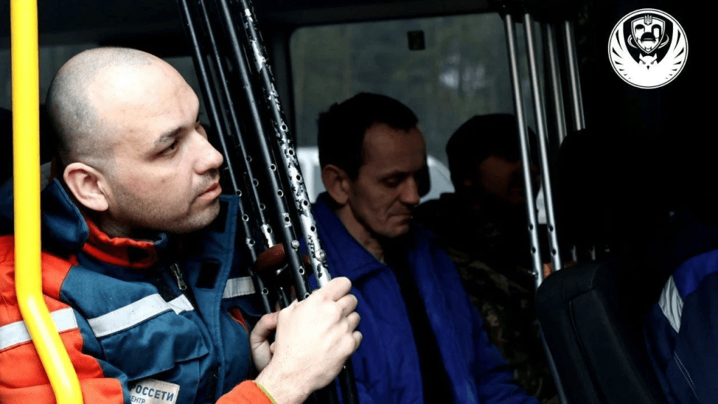 Україна повернула додому важкохворих та поранених полонених (фото) 3 Україна повернула додому важкохворих та поранених полонених (фото)