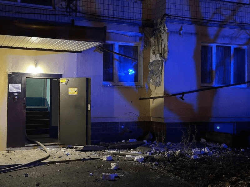 У Дніпрі в результаті ударів безпілотників постраждали три багатоповерхівки (фото)