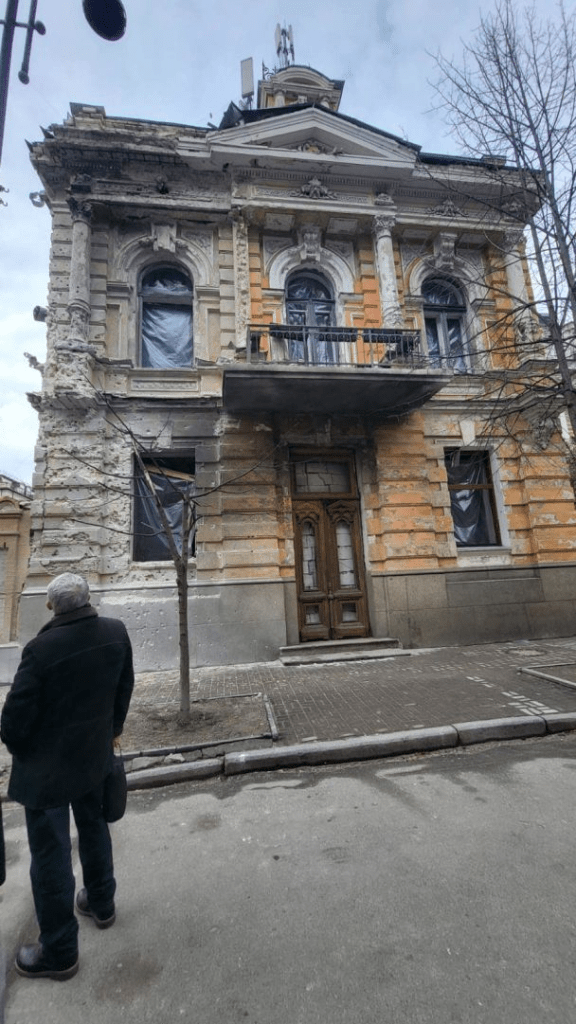 Ворожі дрони пошкодили 13 пам'яток історії та архітектури в Києві (фото) 3 Ворожі дрони пошкодили 13 пам'яток історії та архітектури в Києві (фото)