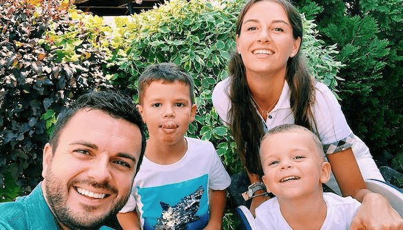 Родину відомого українського телеведучого не впустили в Польщу