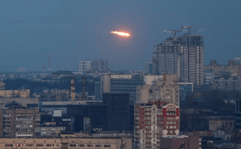 П’ять районів Києва постраждали від уламків дронів після атаки