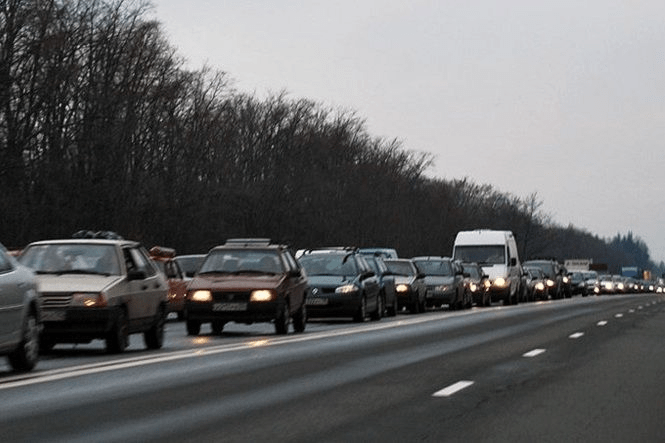 На автомобілістів чекають нові правила з 4 лютого: що потрібно знати