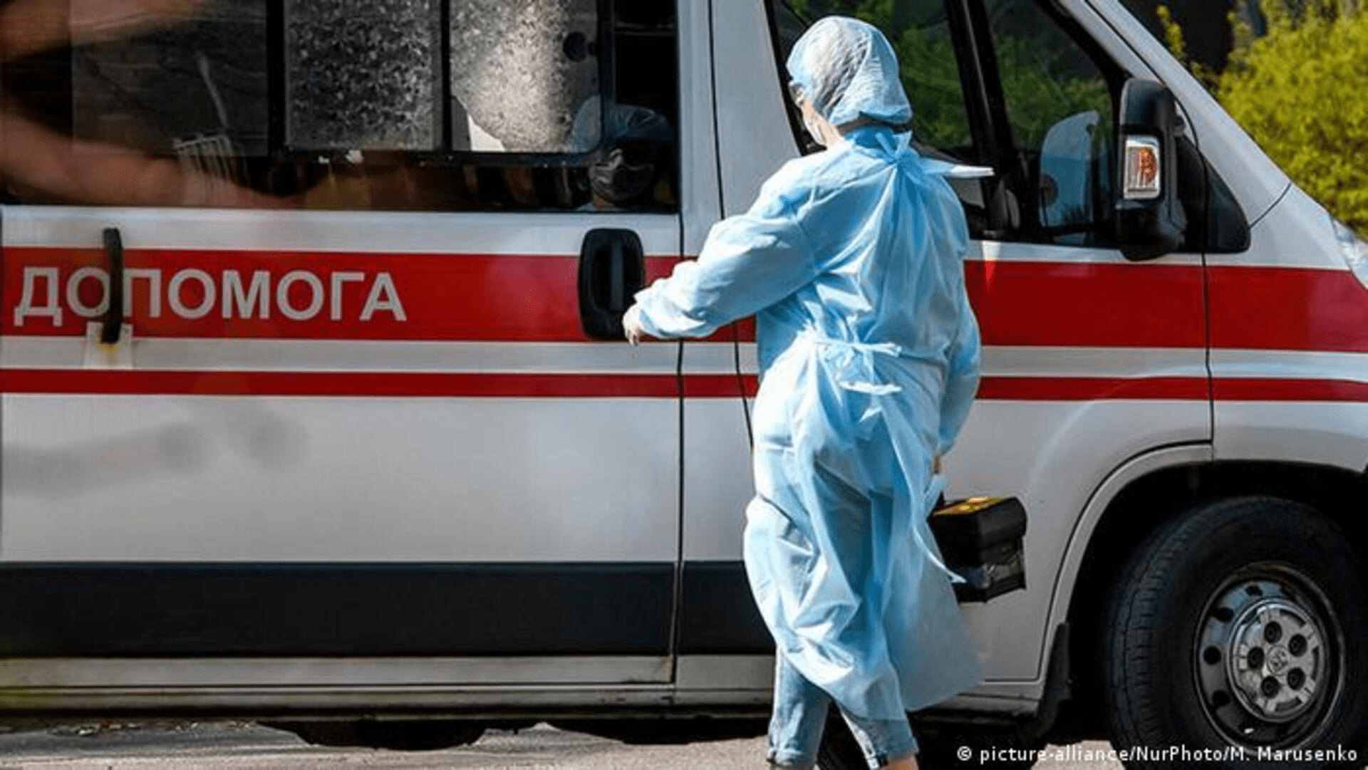 У Києві під час ефіру вибухнув боєприпас у руках у радіоведучої: подробиці