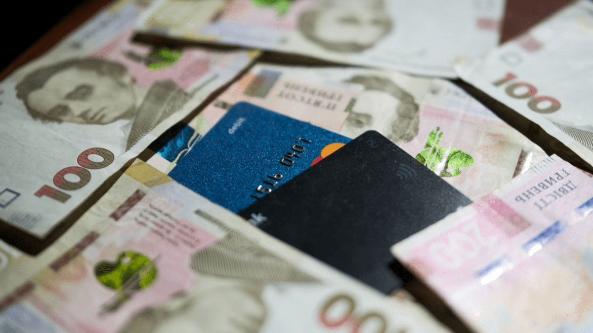 Несподіваний ріст пенсій в Україні: що стоїть за цією схемою та як її викрили
