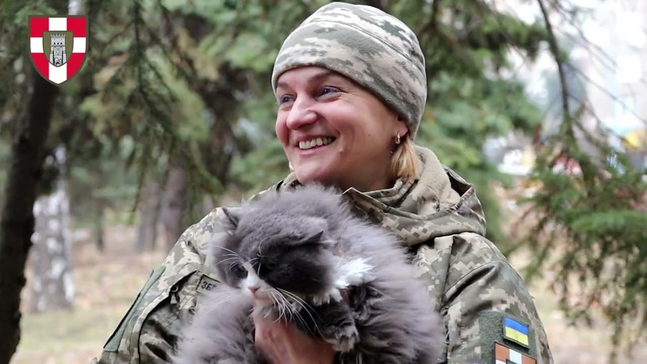 Украинка мобилизовалась в ВСУ вместе со своим котом