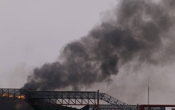 У Росії вже четвертий день горить нафтобаза в Енгельсі після атаки дронів