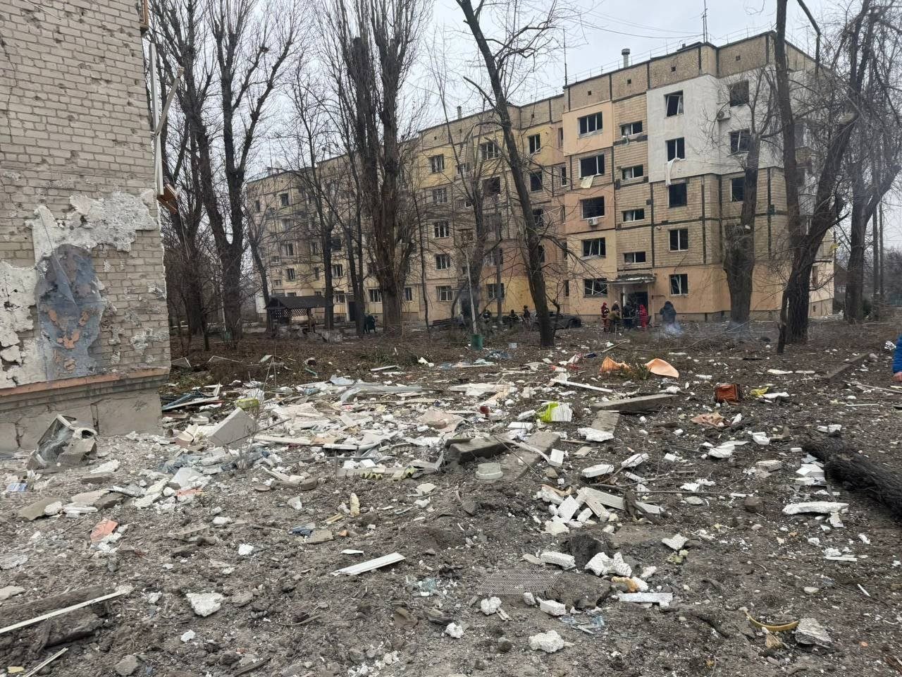 Чоловік втратив другу дружину через удар РФ по Кривому Рогу, а першу поховав у Херсоні ➤ Prozoro.net.ua