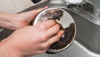 Пол пачки соды – и все кастрюли как из магазина