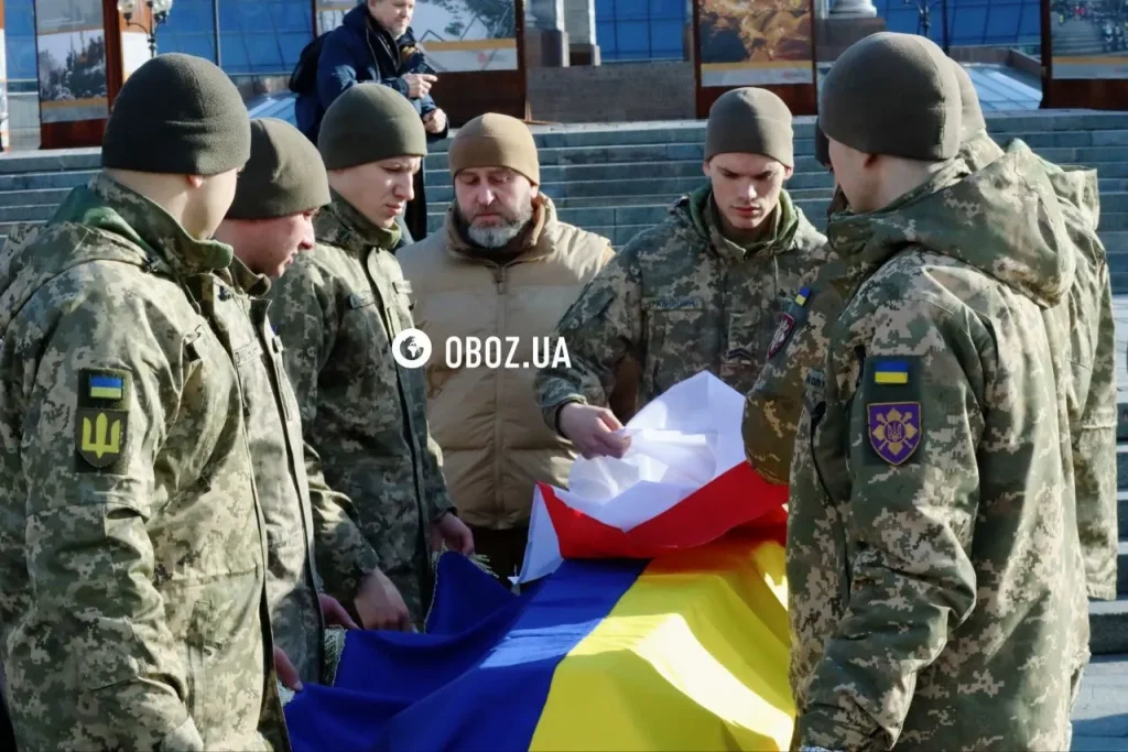 В Киеве простились с 19-летним польским добровольцем Филиппом Антосяком: фото