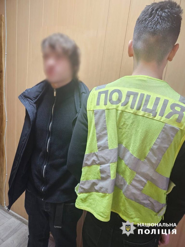 У Києві затримали чоловіка, який намагався підпалити меморіал на Майдані