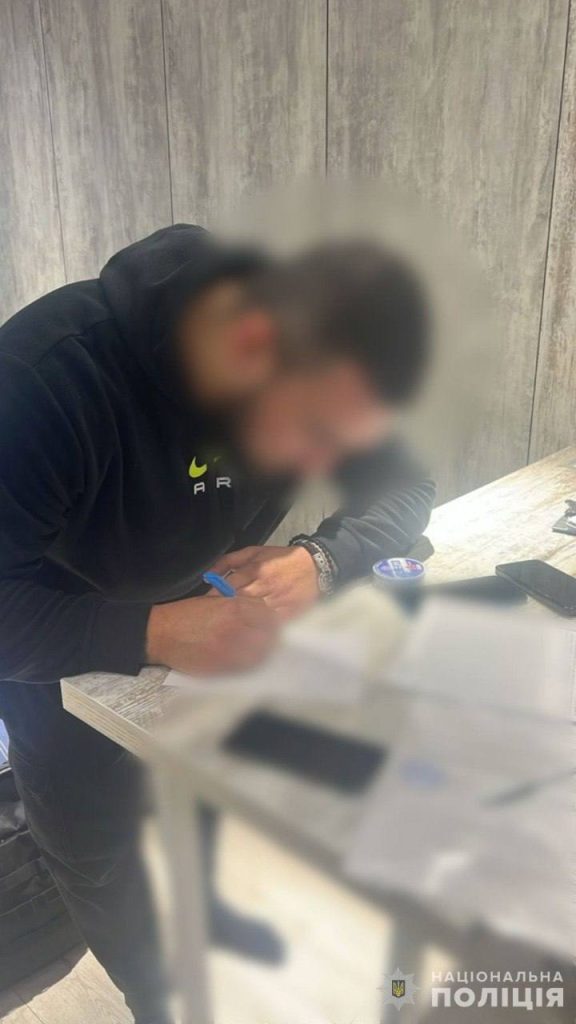 Полиция провела обыски по делам о переправке уклонистов за границу 5 Полиция провела обыски по делам о переправке уклонистов за границу