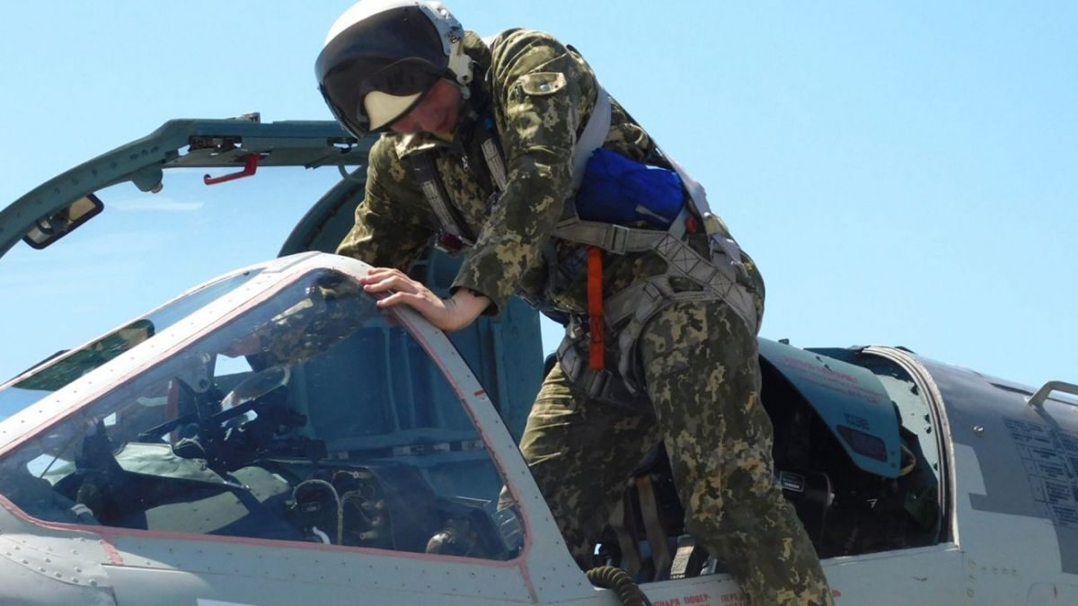 Скандал с переводом специалистов воздушных сил: проверкой занялась комиссия