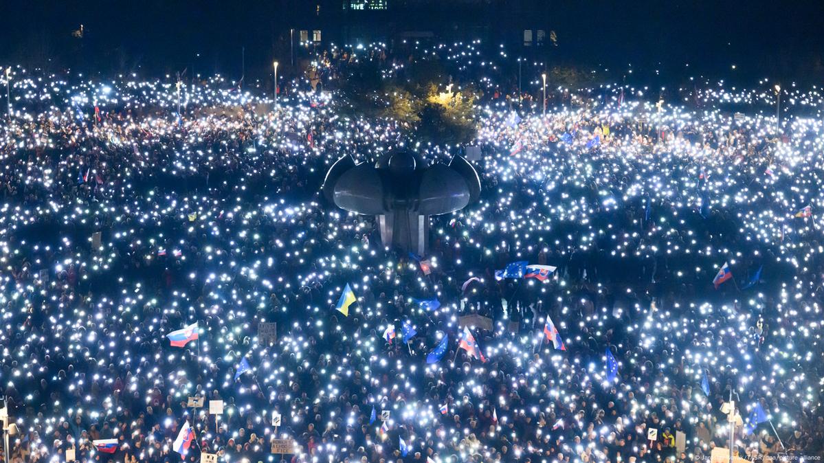 Словаччина на межі серйозних змін: Фіцо заявляє про підготовку “держперевороту”