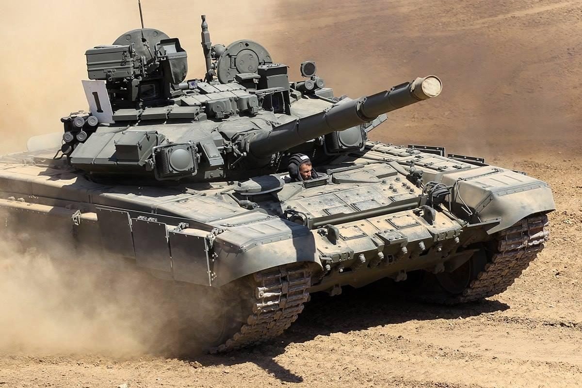 Российские танки становятся легкой мишенью из-за украинских дронов – Forbes