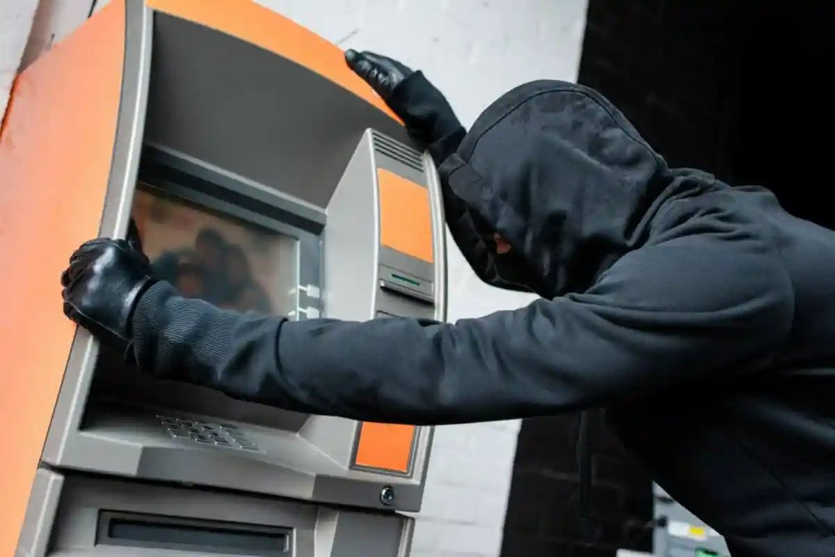 Увага користувачам банкоматів: з лютого працює нова схема