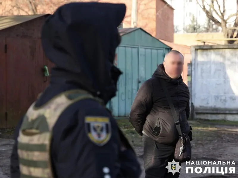 У Чернігові чоловік підтримав російську війну під час хвилини мовчання: що йому загрожує 5 У Чернігові чоловік підтримав російську війну під час хвилини мовчання: що йому загрожує