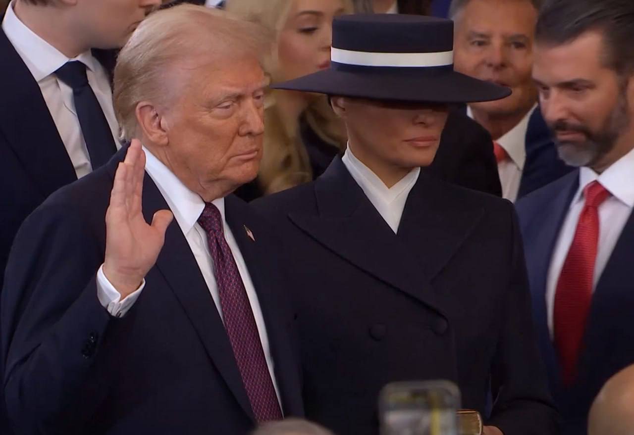 Дональд Трамп принял присягу и официально стал президентом США