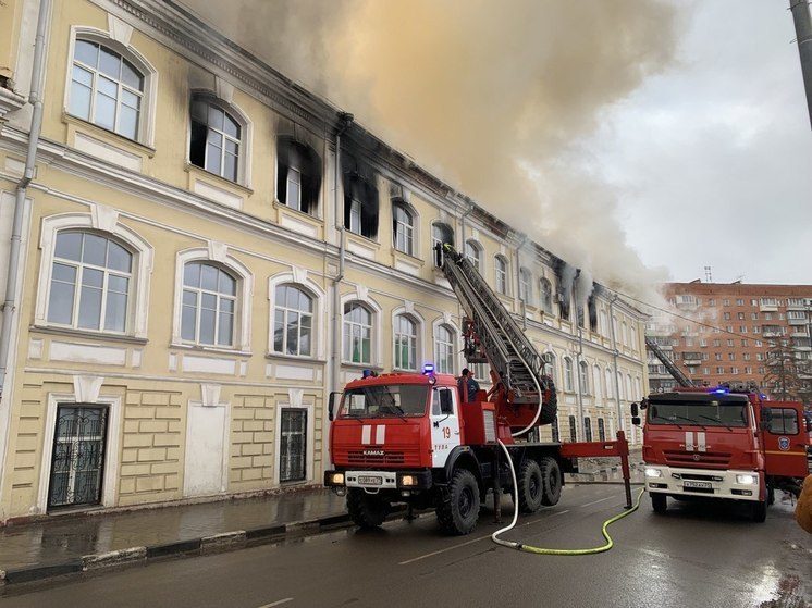 У російській Тулі загорівся військовий госпіталь десантників ЗС РФ 3 У російській Тулі загорівся військовий госпіталь десантників ЗС РФ