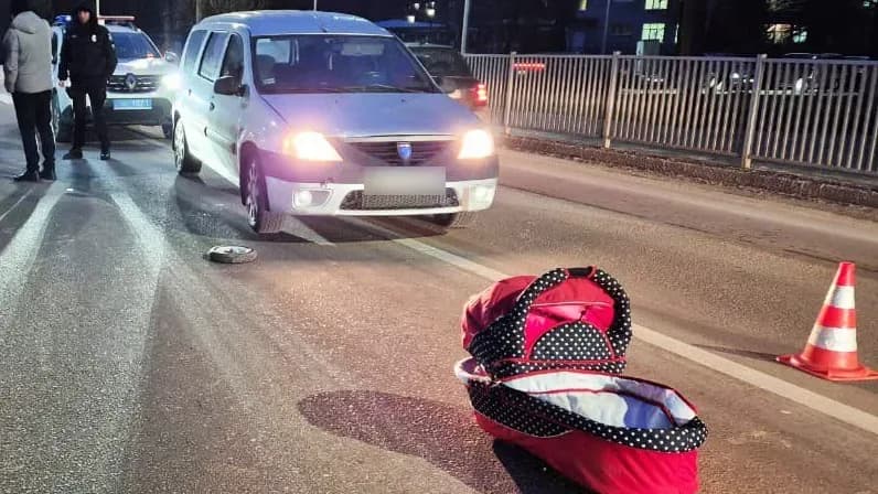 На Рівненщині водій збив жінку з немовлям на переході: дитина загинула 6 На Рівненщині водій збив жінку з немовлям на переході: дитина загинула