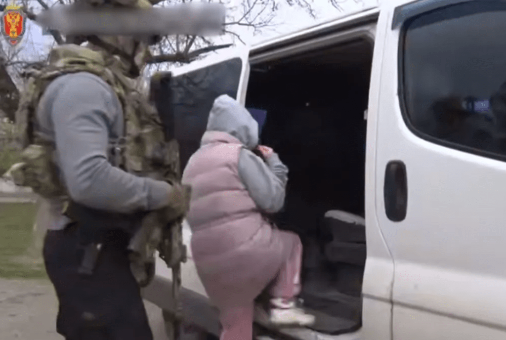 Російські спецслужби посилили репресії на ТОТ: під ударом навіть діти 4 Російські спецслужби посилили репресії на ТОТ: під ударом навіть діти