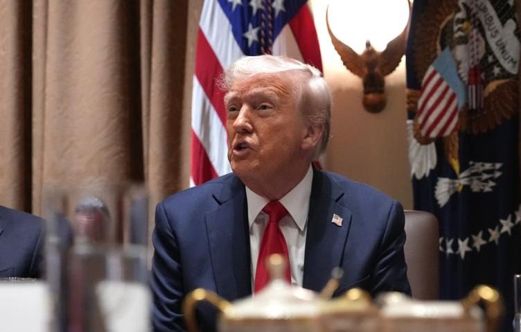 Трамп пообещал «много вооружения» Украине