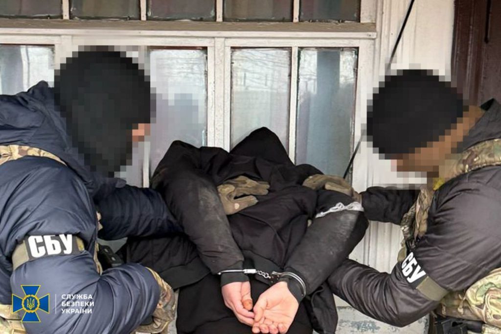 Сім агентів на службі РФ: СБУ викрила підпалювачів авто військових та адмінбудівель