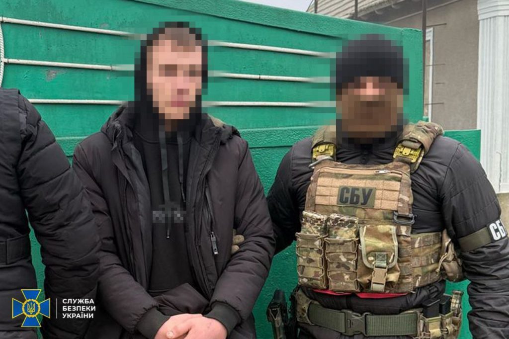 Сім агентів на службі РФ: СБУ викрила підпалювачів авто військових та адмінбудівель