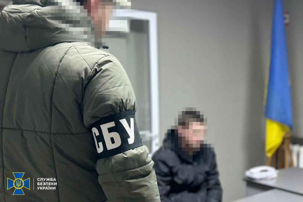 Сім агентів на службі РФ: СБУ викрила підпалювачів авто військових та адмінбудівель