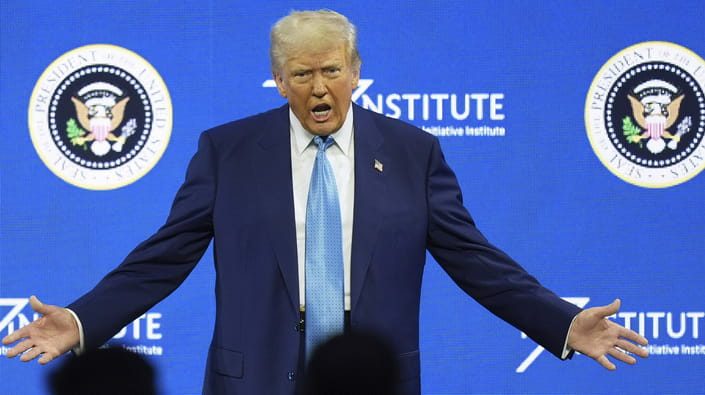 Трамп пояснив, на чиєму він боці