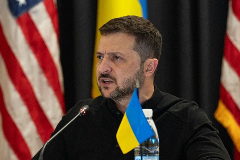 Зеленский объяснил, почему Путин стремится к переговорам