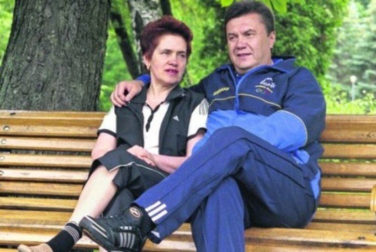 Как Людмила Янукович и почему ее наряды вызывали насмешки (фото) 3 Как Людмила Янукович и почему ее наряды вызывали насмешки (фото)