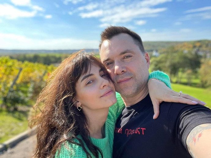 После 10 лет брака жена Арестовича не выдержала: что произошло 4 После 10 лет брака жена Арестовича не выдержала: что произошло