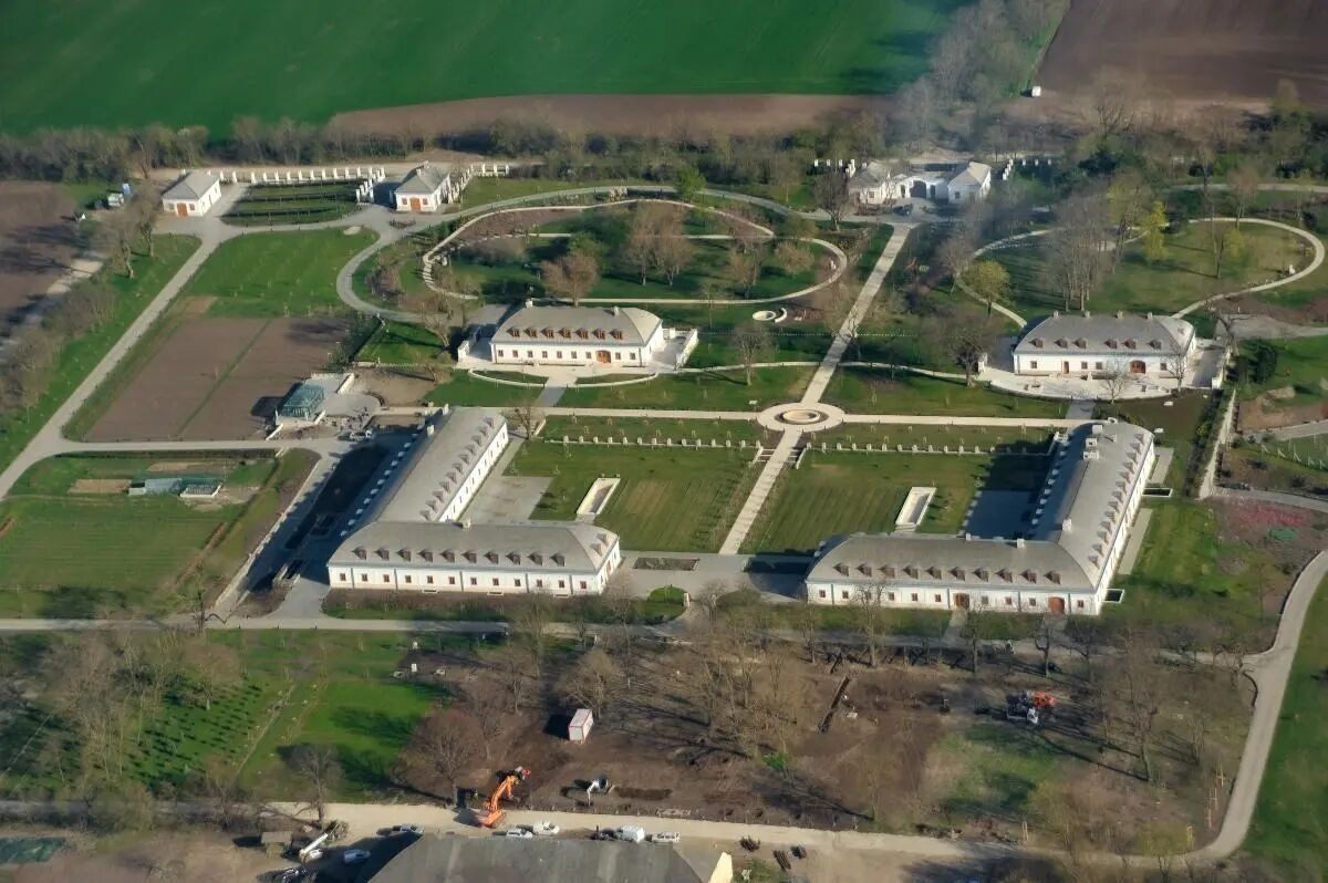 У Орбана нашли замок за €45 млн